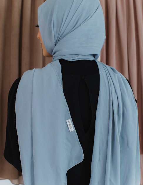 Choosing the Right Fabric for Your Hijab